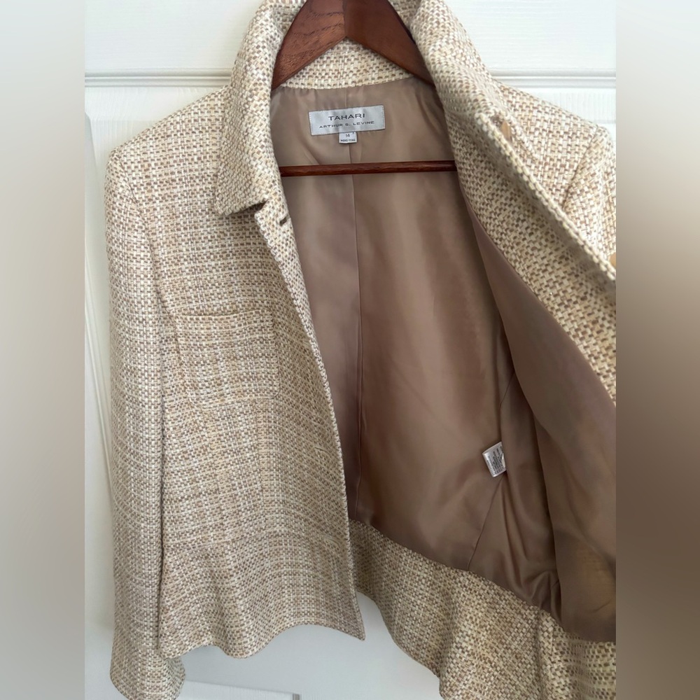 NWOT TAHARI PLAID LONG SLEEVE BEIGE FOUR BUTTON FULLY LINED NEUTRAL JACKET - Picture 6 of 14